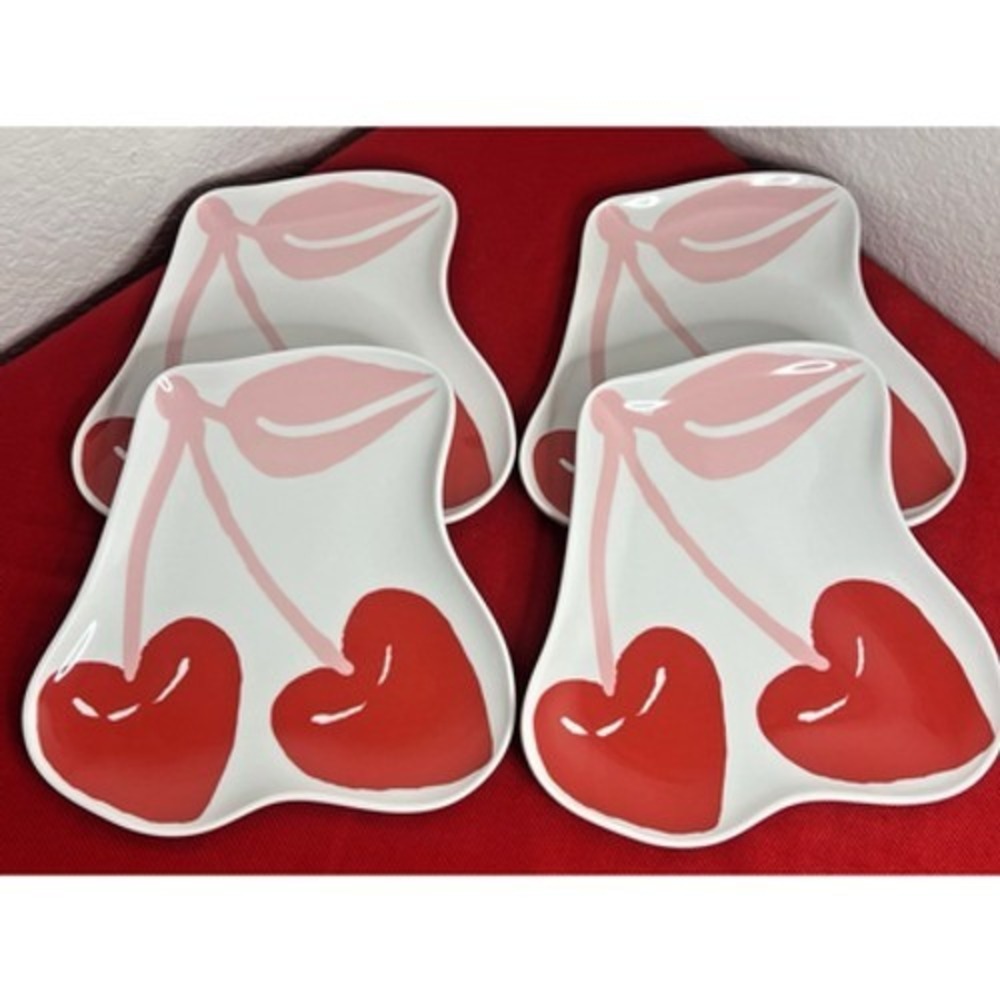 Room Essentials Cherry Heart Melamine‎ Appetizer Plates Set of 4 Red Pink White